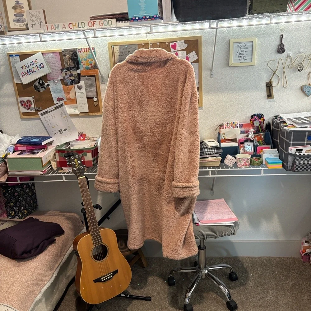 Jen & Company: Cozy Teddy Longline Jacket - Blush Pink - Picture 2 of 3